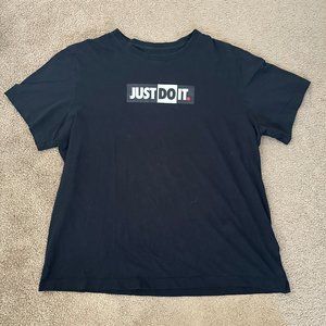 Nike Men's Graphic T-Shirt - Size: XL